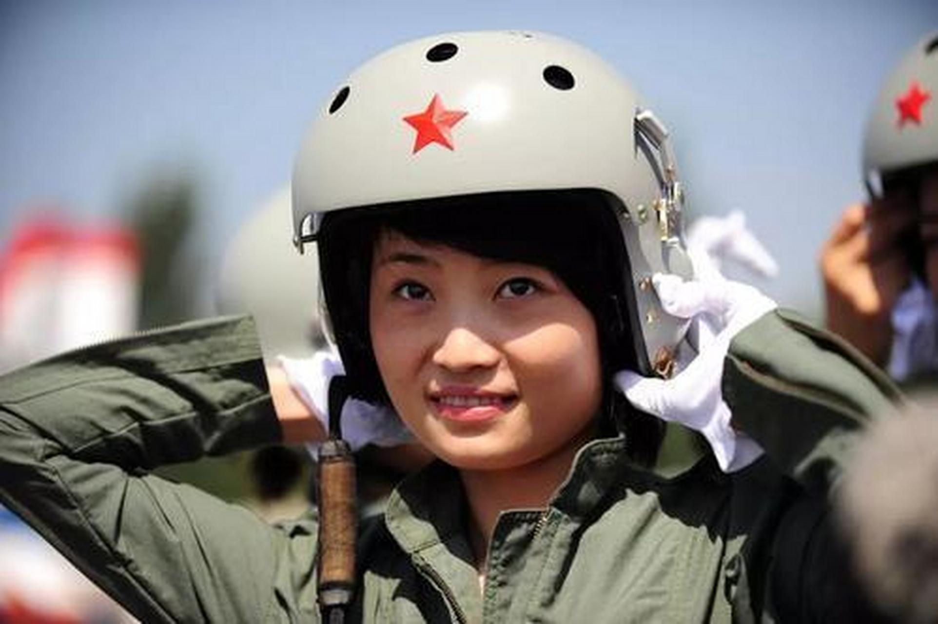 四川女飛行員余旭，英勇無畏的藍天使者，四川女飛行員余旭，藍天的英勇使者