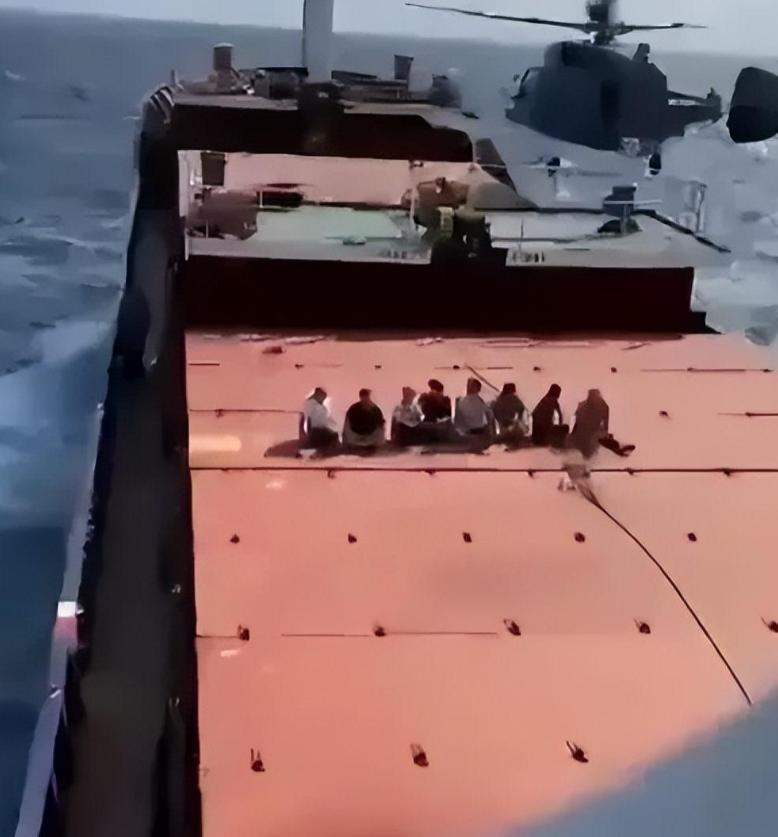 俄羅斯向美軍艦開火，事件背景與SEO解讀，俄羅斯對(duì)美軍艦開火事件背景解析與SEO視角解讀