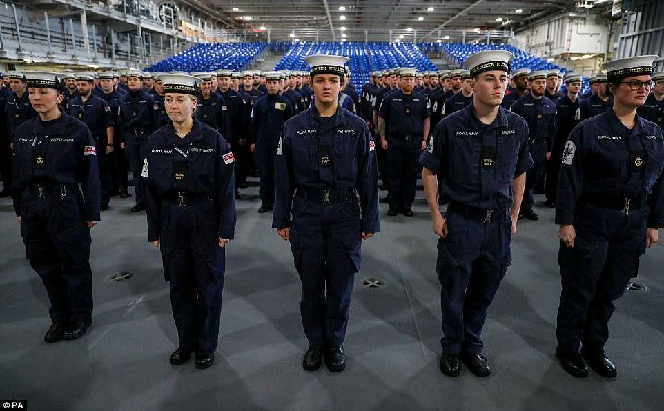 伊麗莎白女王號(hào)航母圖片，展現(xiàn)英國(guó)海軍力量的驕傲，伊麗莎白女王號(hào)航母展示英國(guó)海軍力量的風(fēng)采