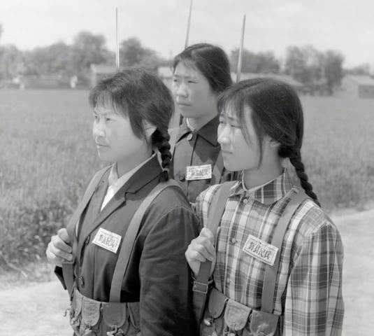 中國女兵老照片，歷史中的巾幗英雄形象展現(xiàn)，中國女兵老照片，歷史巾幗英雄形象展