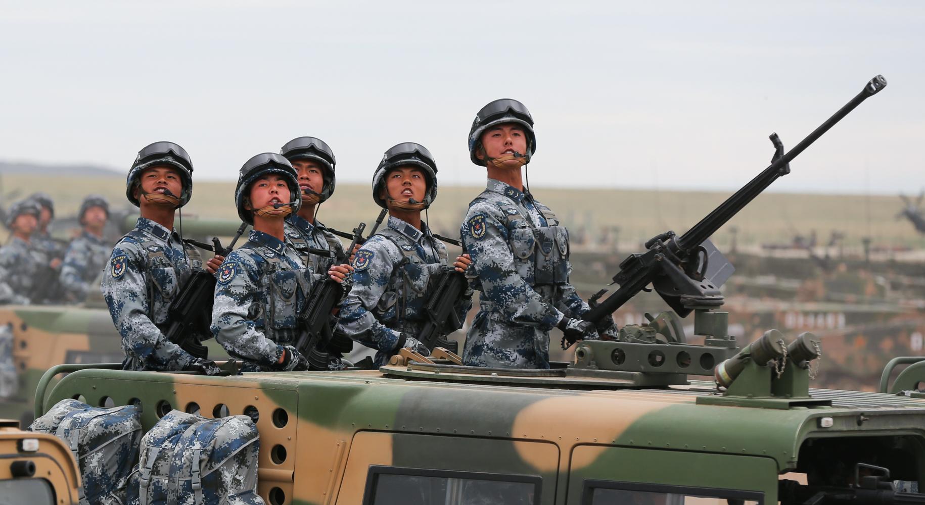 建軍90年閱兵完整版，回顧歷史，展望未來，建軍90年閱兵回顧，歷史印記與未來展望