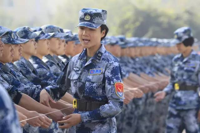大學(xué)生女兵容易被錄取嗎？解析影響因素與機(jī)會(huì)平等，女大學(xué)生兵錄取機(jī)會(huì)解析，影響因素與平等權(quán)益探討