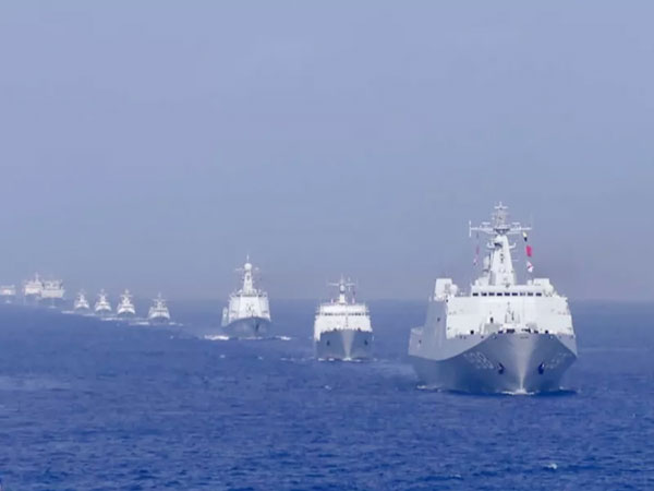 人民海軍成立70周年閱兵，輝煌成就與堅(jiān)定前行，人民海軍成立70周年閱兵，輝煌成就鑄就，堅(jiān)定前行展雄姿
