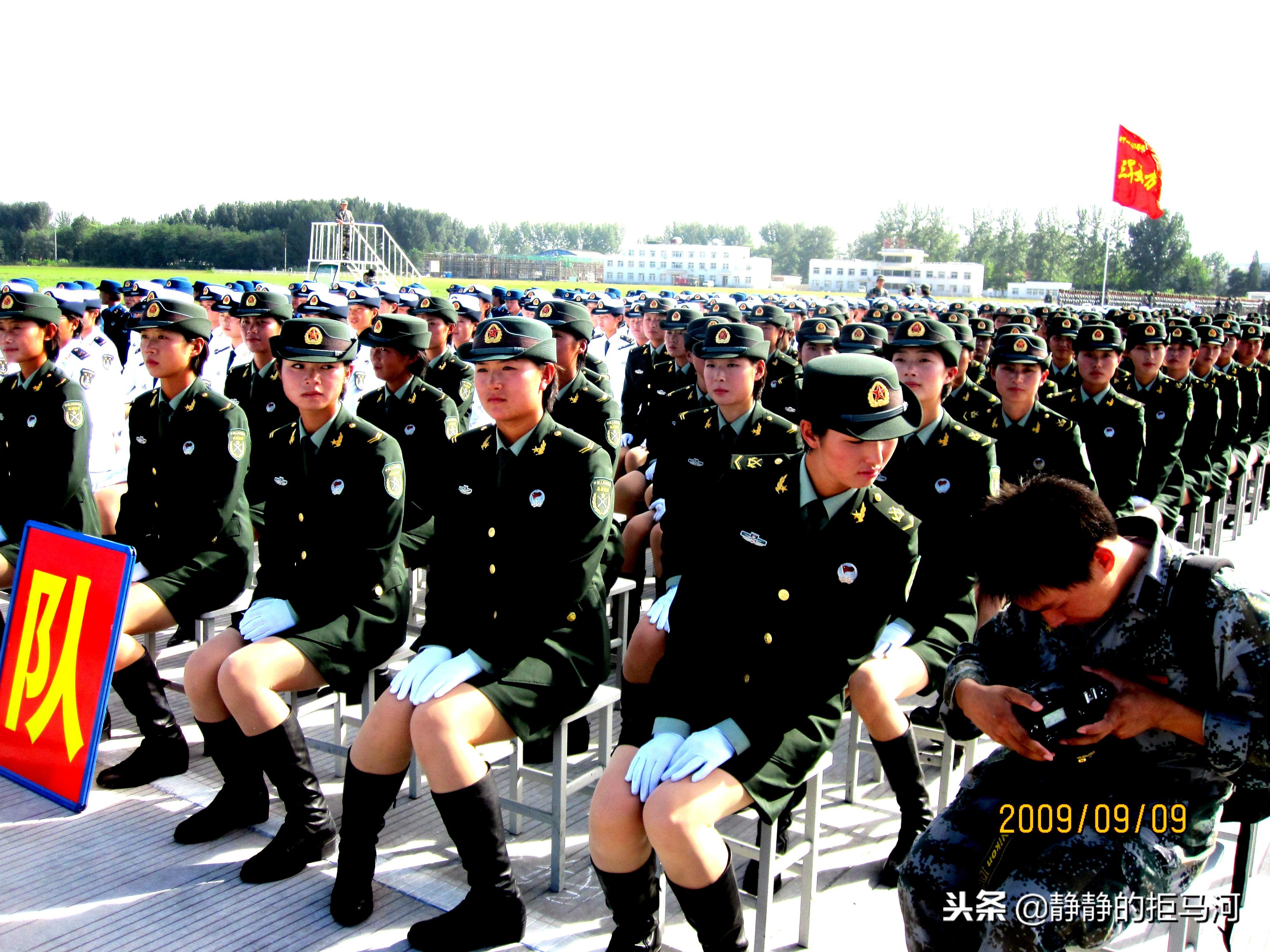 閱兵扭錯頭的士兵怎么樣了？深入了解事件背后的故事，閱兵扭錯頭的士兵后續(xù)如何？事件背后的故事揭秘