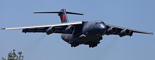 C17運(yùn)輸機(jī)與運(yùn)-20，空中巨人的對(duì)比與探討，C17運(yùn)輸機(jī)與運(yùn)-20空中巨人，對(duì)比與探討