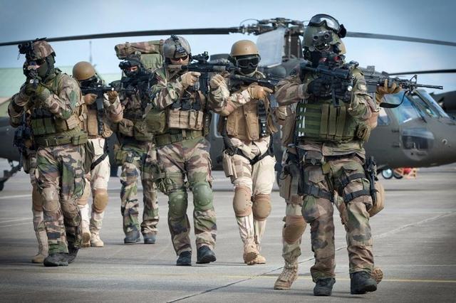 世界軍事強(qiáng)國(guó)前十排名2022，全球軍事力量概覽，全球軍事力量概覽，2022年世界軍事強(qiáng)國(guó)前十排名榜單