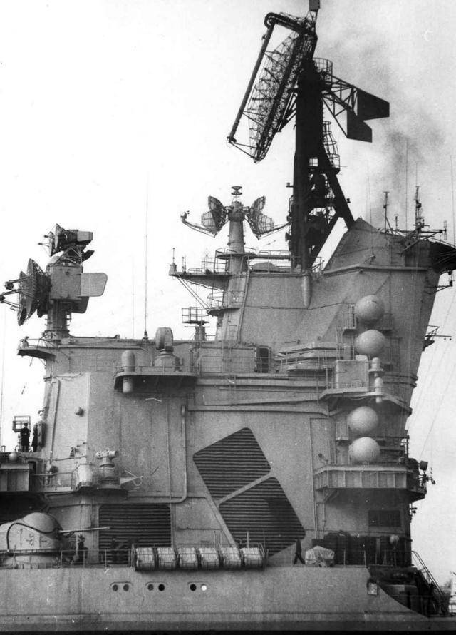 蘇聯(lián)65型巡洋艦，歷史與特點解析，蘇聯(lián)65型巡洋艦，歷史背景與特點深度解析