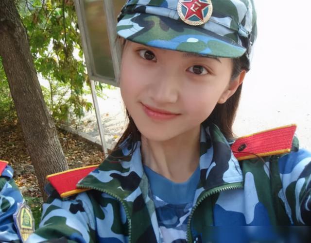 軍事直播間董嘉耀，一位軍事領(lǐng)域的佼佼者，董嘉耀，軍事領(lǐng)域的翹楚，深度解析軍事直播間