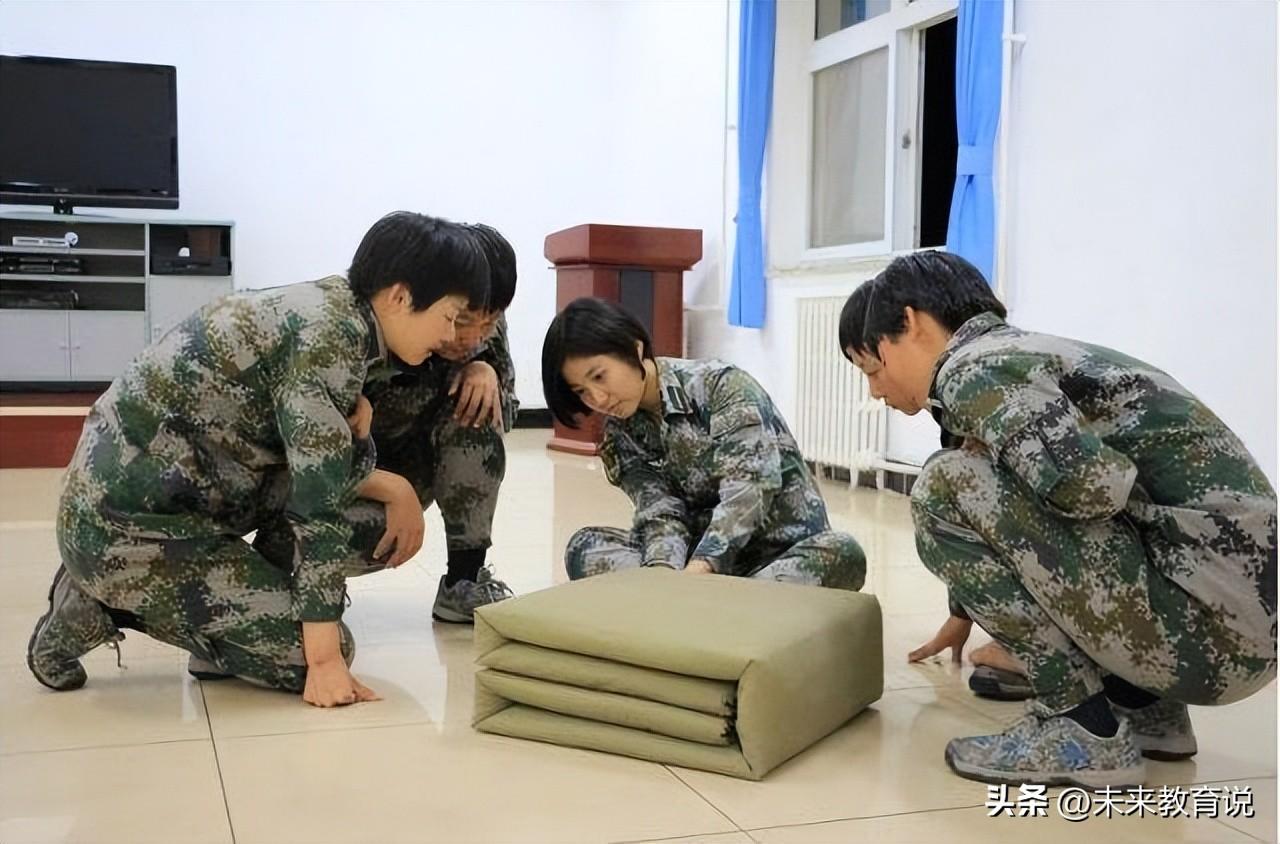 近視眼可以考軍校嗎？全面解讀軍校視力要求與應(yīng)對(duì)策略，近視眼患者能否報(bào)考軍校？全面解讀軍校視力要求及應(yīng)對(duì)方法