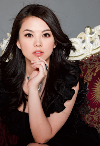 揭秘李湘?zhèn)€人資料及家庭背景，令人驚嘆的真相，李湘驚人背景揭秘，個人資料和家庭背景全解析