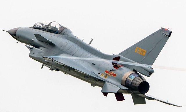 殲-10S，中國空軍的新銳利劍，中國空軍新銳利器，殲-10S利劍出擊