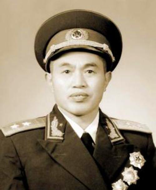 揭秘歷任陸軍司令員，傳承與創(chuàng)新的征程，揭秘陸軍司令員傳承與創(chuàng)新的征程，歷任將領(lǐng)揭秘歷程與變革