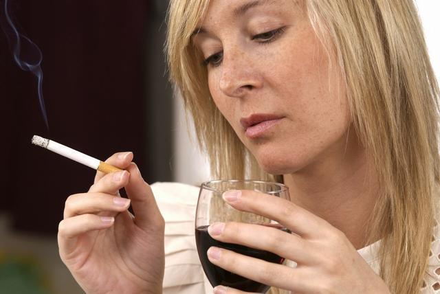 女性雌激素高的表現(xiàn)及其影響，女性雌激素高的癥狀與影響概述