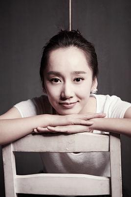 董晴個(gè)人資料及照片，深度了解一位耀眼明星的全方位信息，董晴，全方位深度解析耀眼明星的私密資料與照片