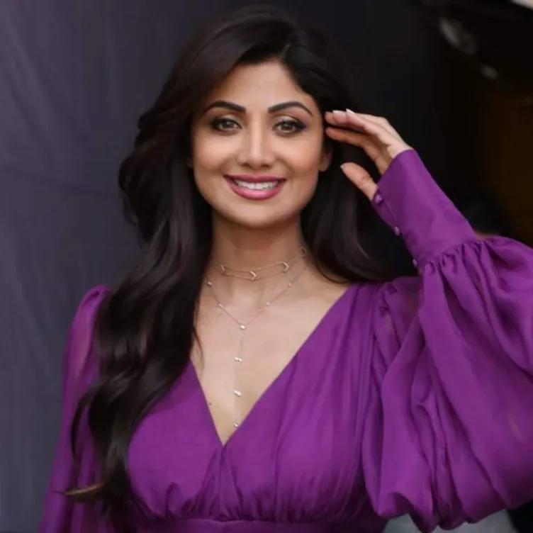 韓國女主播在印度遭遇尷尬強(qiáng)吻事件，韓國女主播印度遭遇尷尬強(qiáng)吻事件，跨國直播風(fēng)波