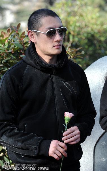 汪雨個(gè)人資料，揭秘一位引人注目的公眾人物的獨(dú)特魅力，揭秘公眾人物汪雨的獨(dú)特魅力與個(gè)人資料曝光