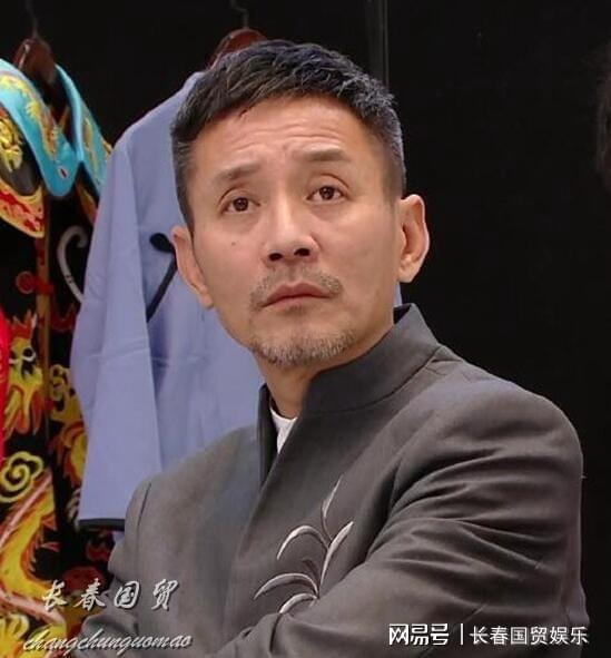 江珊現(xiàn)任丈夫揭秘，他的名字是什么？，江珊現(xiàn)任丈夫身份揭秘，他的名字究竟是什么？