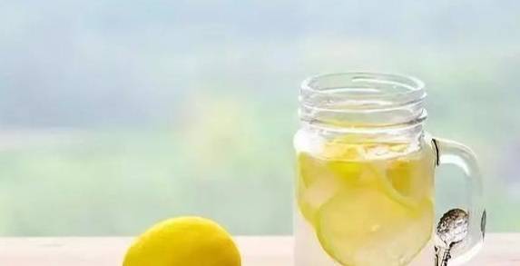 解酒最快的三種水果，天然醒酒良藥助你迅速恢復(fù)狀態(tài)，天然醒酒良藥，三種水果助你快速解酒，迅速恢復(fù)狀態(tài)