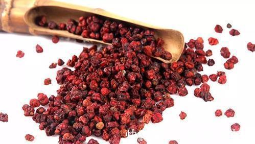 五味子泡水喝的功效，揭示其潛在的健康益處，五味子泡水喝的健康益處，探索其潛在功效與價值