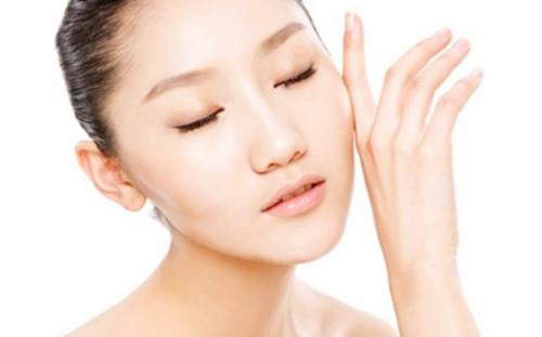 臉上長(zhǎng)痘痘是怎么回事，深度解析成因與應(yīng)對(duì)之策，深度解析，臉部痘痘成因及應(yīng)對(duì)之策